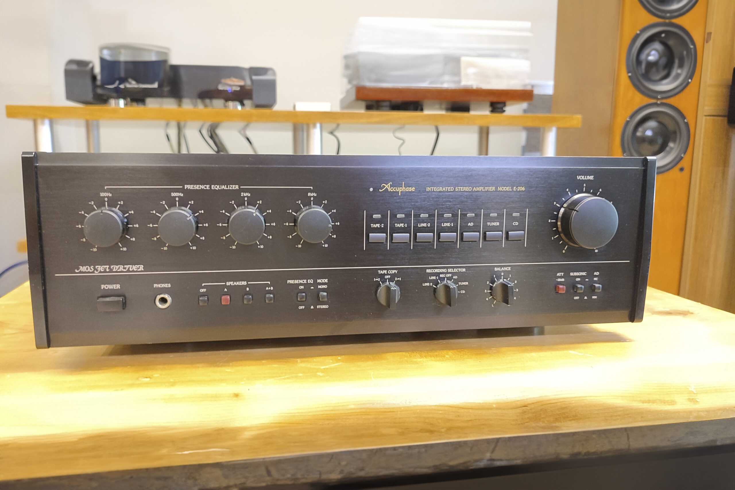 ACCUPHASE E 206 SOUND216 88 Accuphase E 206 - Görsel 1