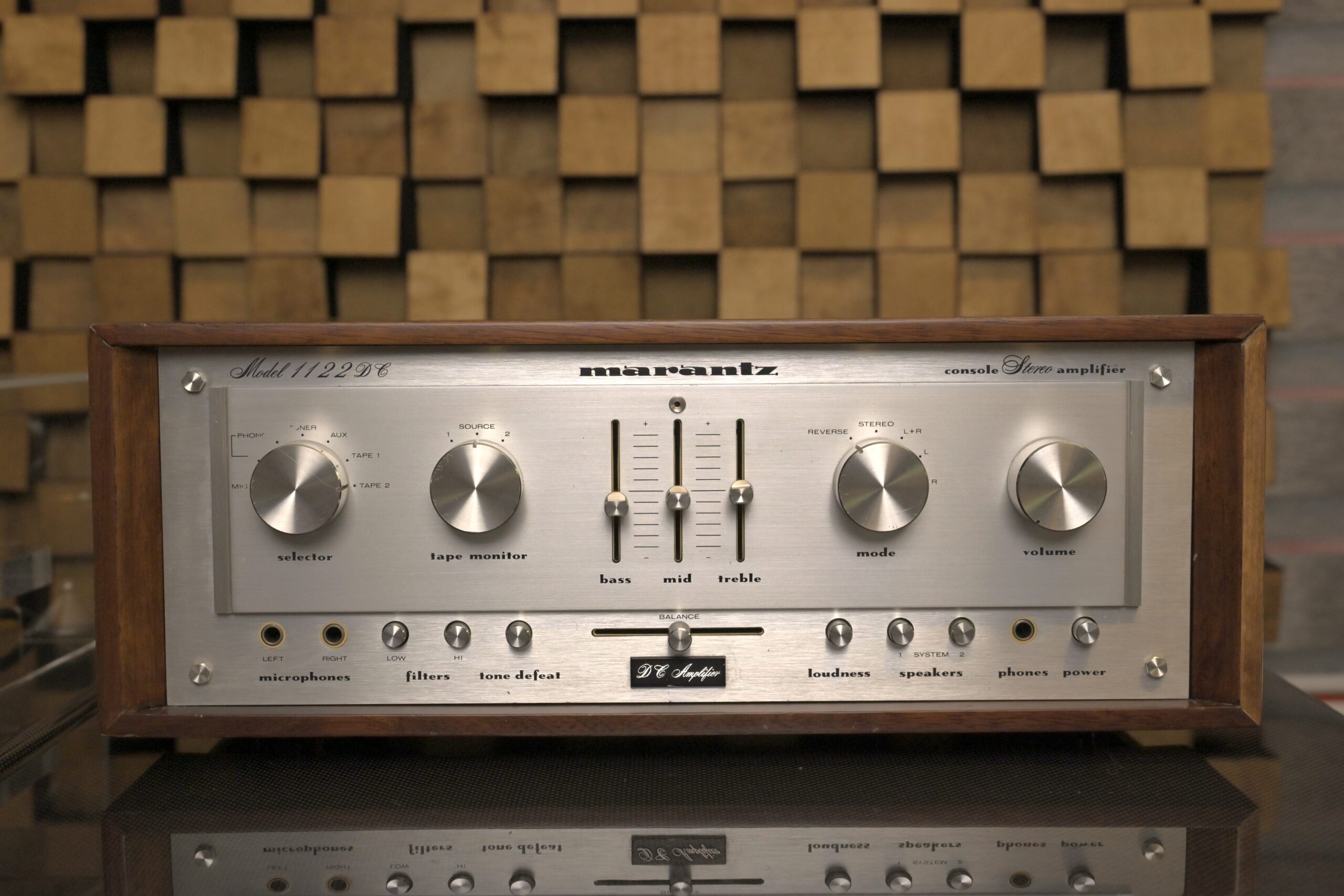 Marantz 1122 DC Amplifikatör (2) Marantz 1122 DC Amplifikatör - Görsel 1